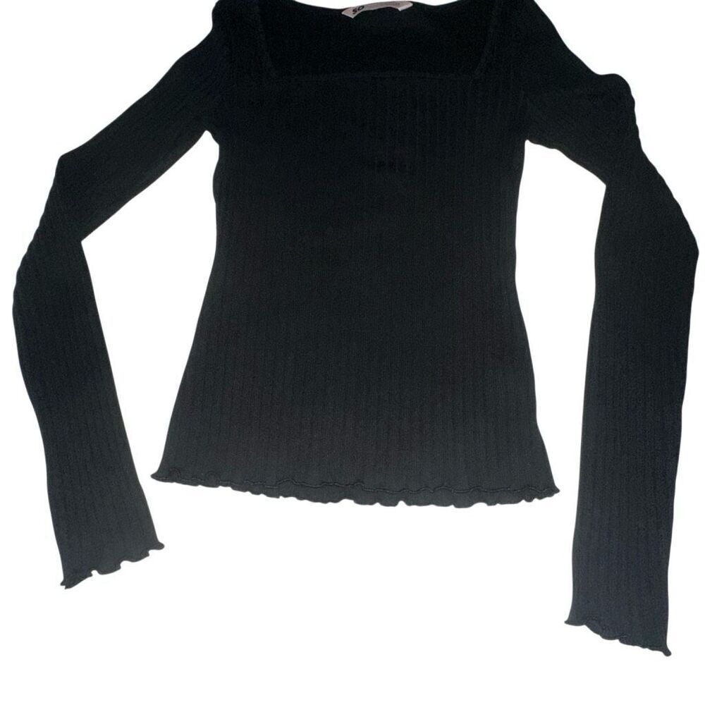 Juniors XS Black ribbed square neck long sleeve Tee w/ruffle edge